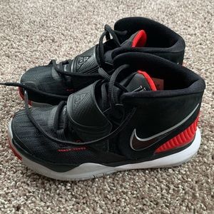 Boy Nike Kyrie Irving Basketball Shoes